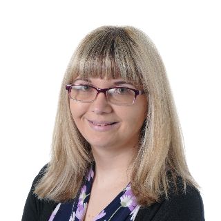 <p>Miss C. Davies</p>